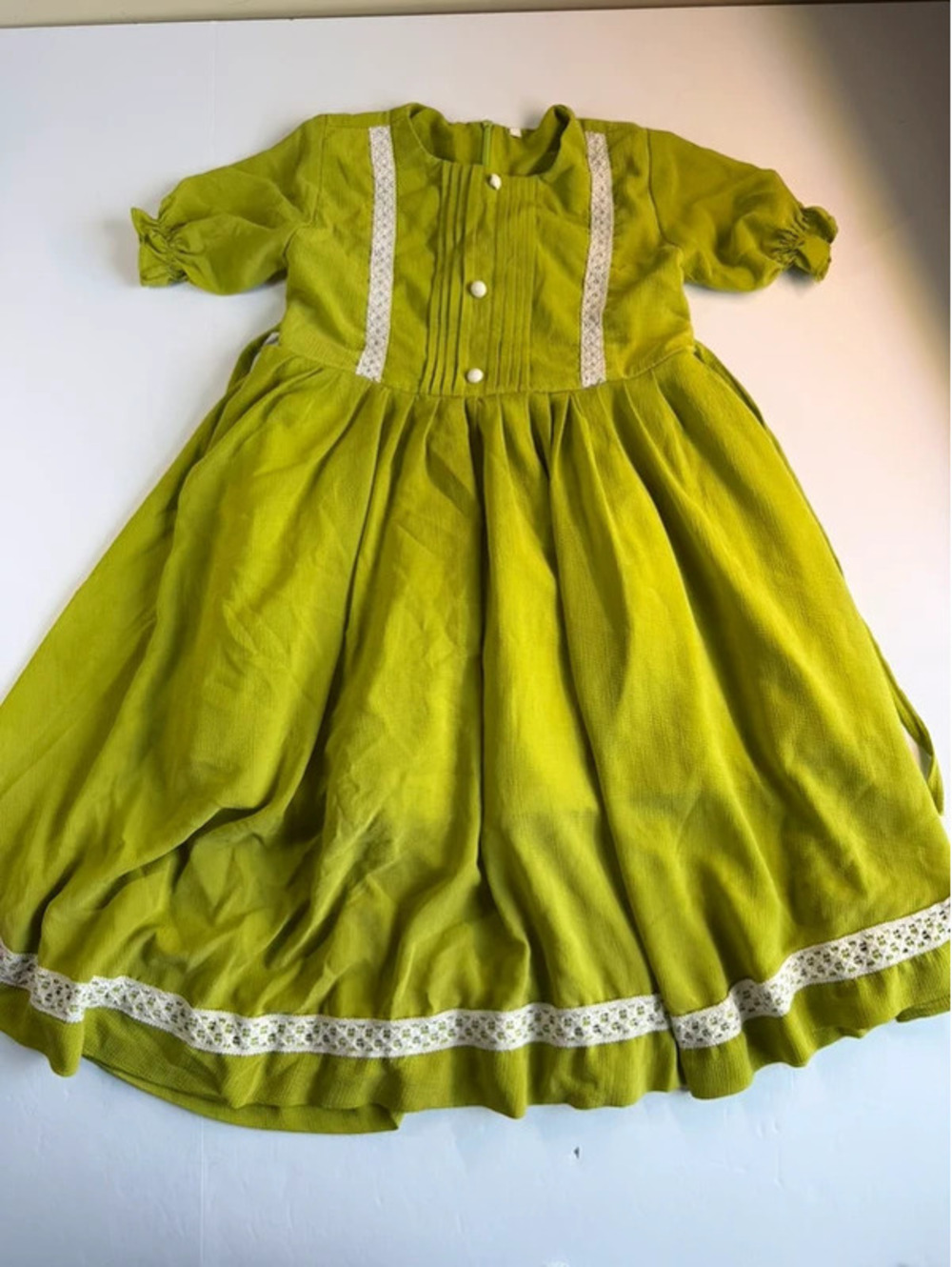 Vintage Chartreuse Green Crinkle Prairie Dress Lace Trim Kids Size 8